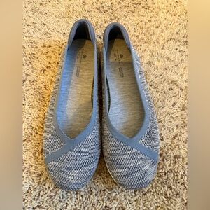 NWOT Clarks Heathered Blue Knit Slip-On Flats with Rounded Toe Size 8.5
